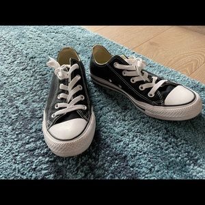 Converse size 6
